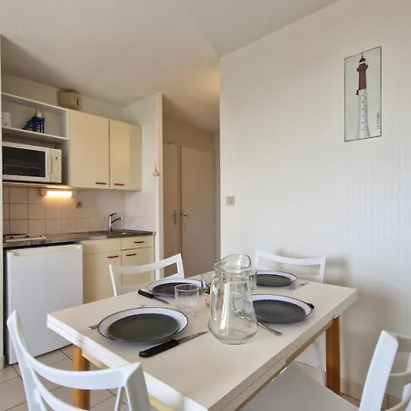 شقة - Vue - Proximite Et Parking Privatif *