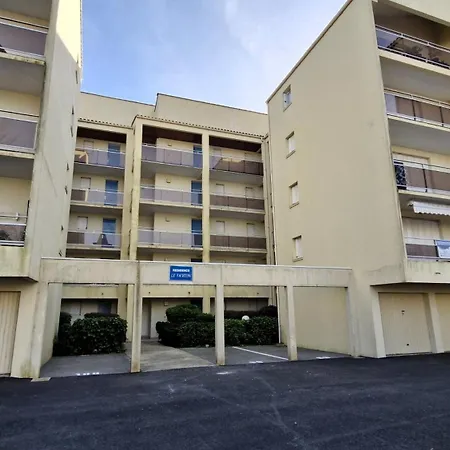 - Vue - Proximité Et Parking Privatif Appartement *