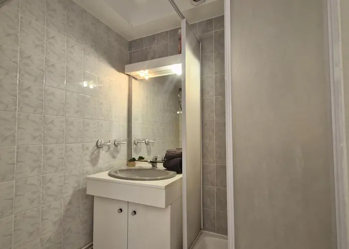 アパート - Vue - Proximite Et Parking Privatif ロワイヤン